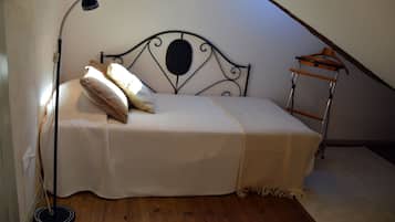 1 bedroom, premium bedding, desk, blackout curtains