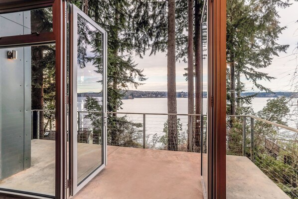 Casa, 3 habitaciones | Balcón