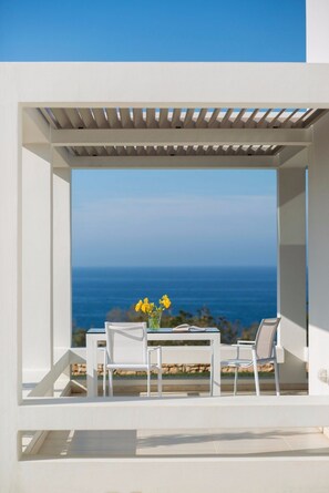 Villa (Arismari) | Terrace/patio