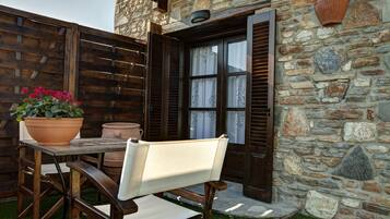 Double Room, Garden View (Eliada) | Egyptian cotton sheets, hypo-allergenic bedding, memory foam beds