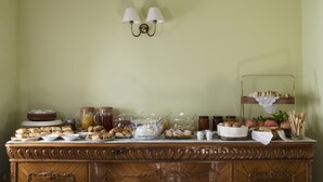 Breakfast buffet - Elaion Terra Boutique Guesthouse (Thasos)