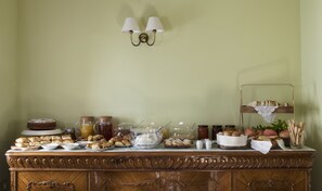 Desayuno buffet incluido todos los días