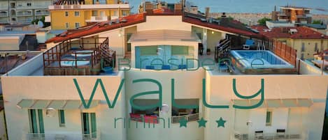 Fachada de la propiedad