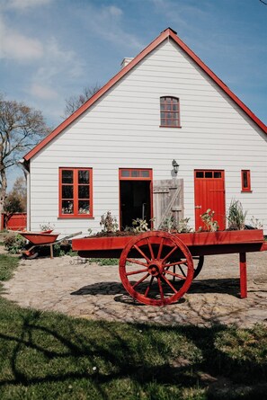 Front of property - Jungshoved Præstegård (Praesto)
