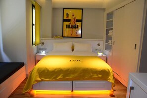 Minibar, in-room safe, desk, free WiFi
