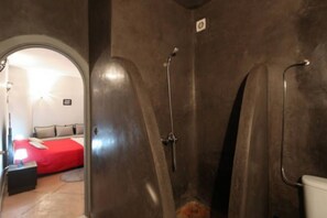 Suite (Jade) | Badezimmer | Dusche, kostenlose Toilettenartikel, Haartrockner, Handtücher