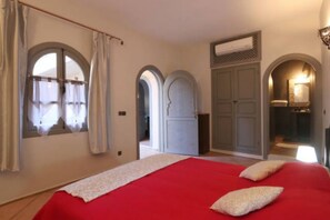 Suite (Jade) | In-room safe, blackout drapes, iron/ironing board, rollaway beds - La Kasbah de Jade (Marrakech)