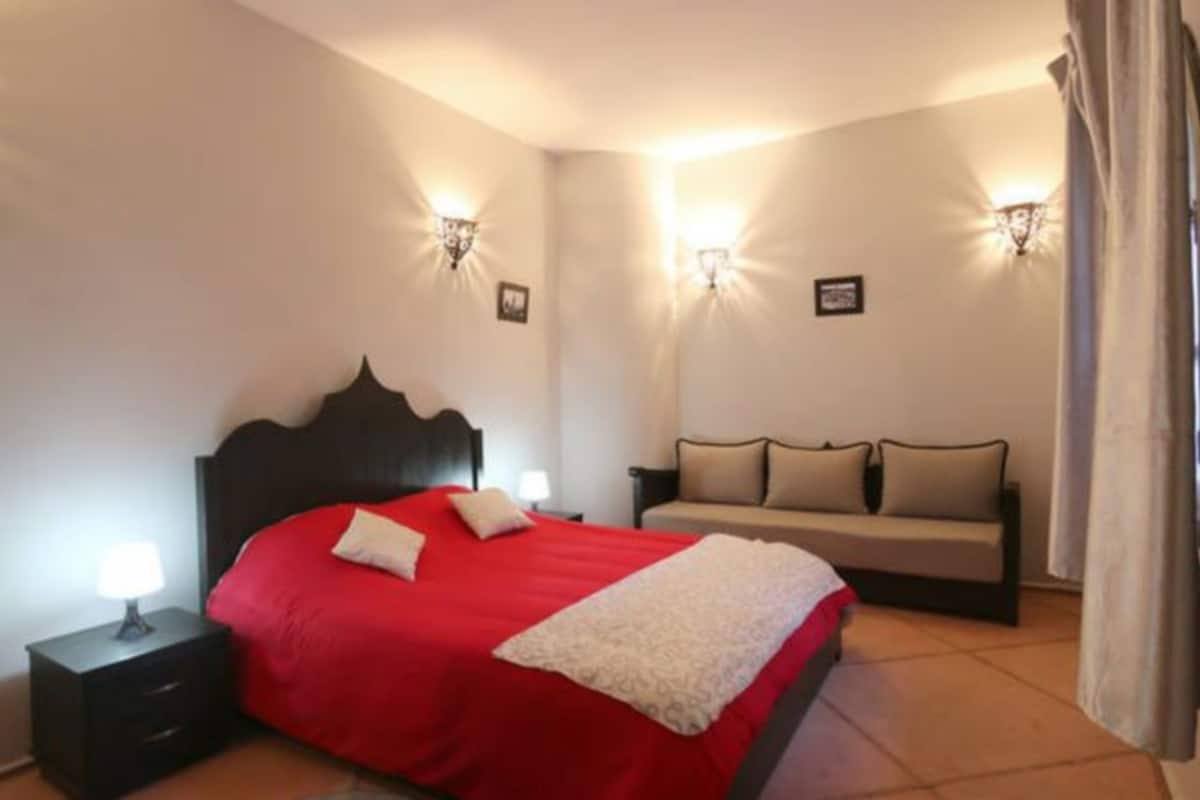 Suite (Jade) | In-room safe, blackout drapes, iron/ironing board, rollaway beds