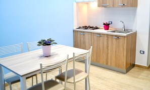 Full-sized fridge, microwave, stovetop, espresso maker - B&B Il Cantastorie Salentino (Gallipoli)