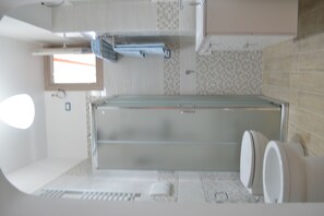 Shower, free toiletries, hair dryer, bathrobes - B&B Il Cantastorie Salentino (Gallipoli)