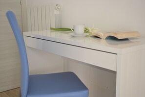 Premium bedding, minibar, in-room safe, iron/ironing board - B&B Il Cantastorie Salentino (Gallipoli)