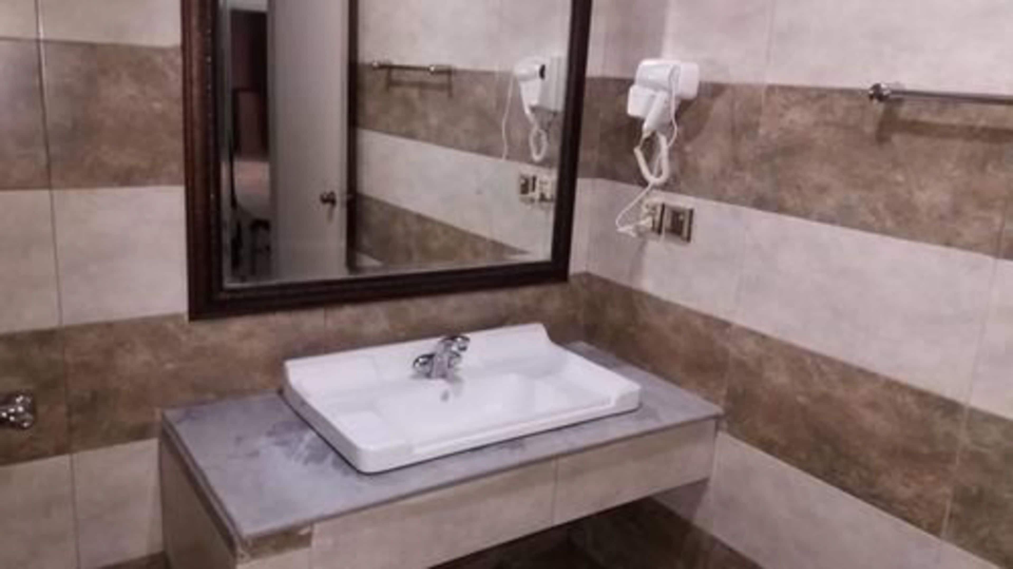 double room | bathroom sink