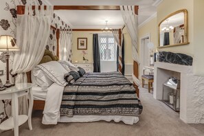 Deluxe House, Garden View