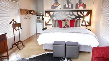 Classic Cottage, River View | Peralatan tempat tidur premium, meja, Wi-fi percuma