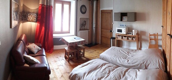 Suite Confort, baño privado (Chamois) | 1 habitación, minibar, decoración personalizada y escritorio 