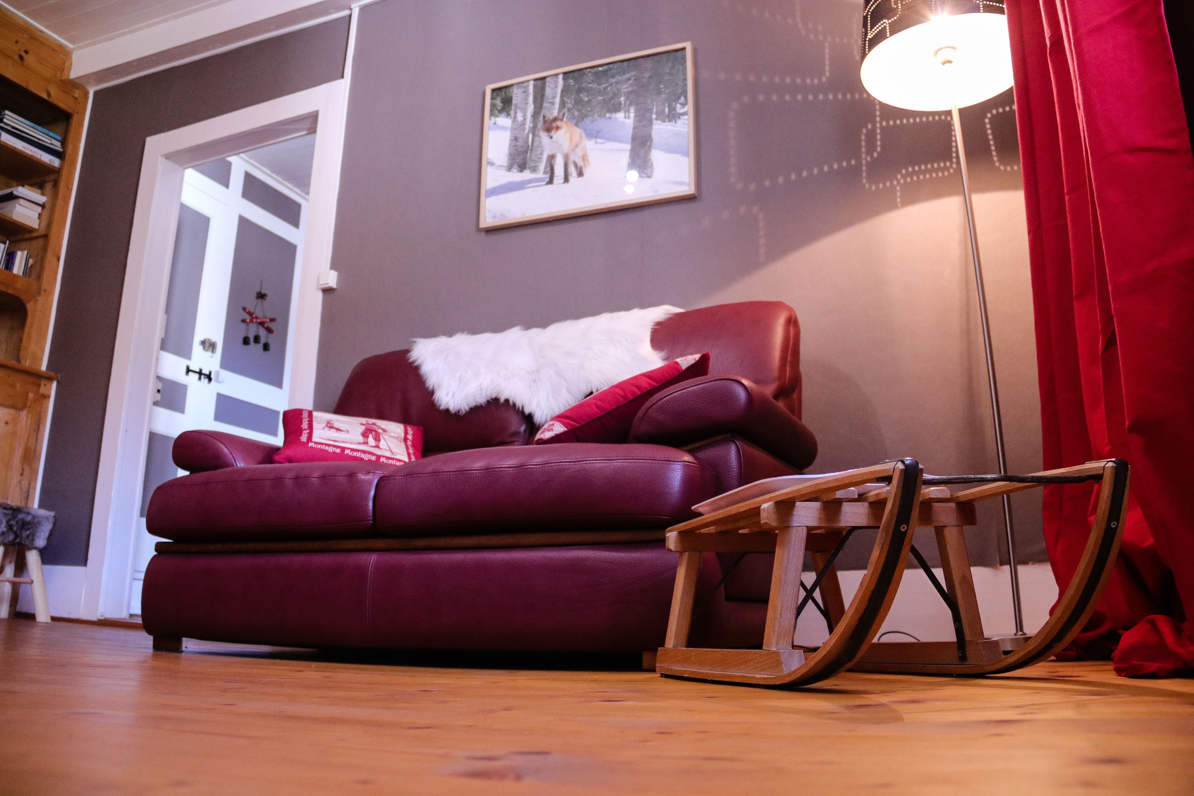 Comfort suite, privébadkamer (Chamois) | Woonruimte | Een flatscreentelevisie