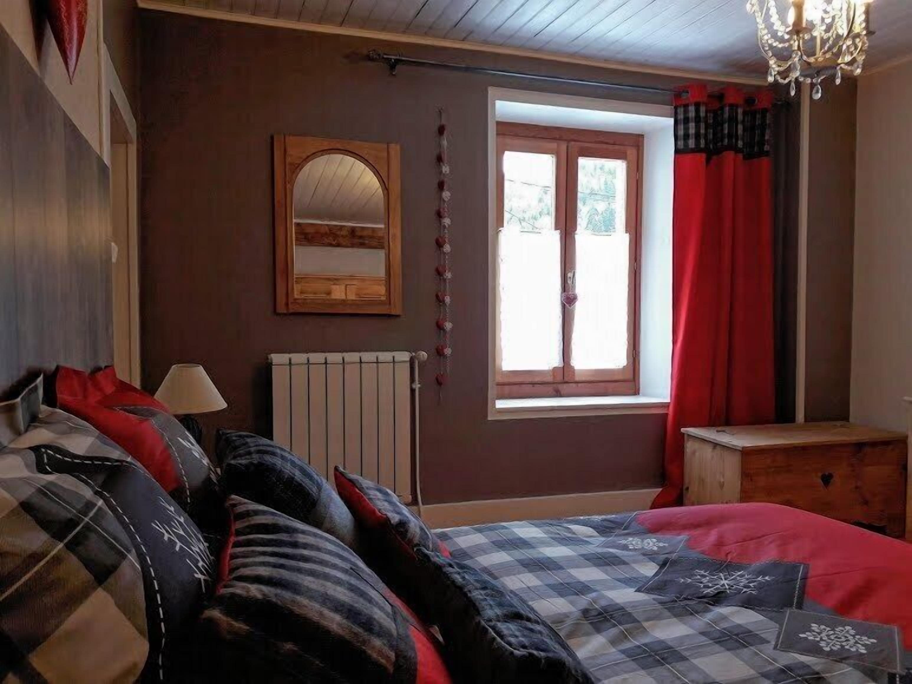 1 habitación, minibar, decoración personalizada y escritorio 