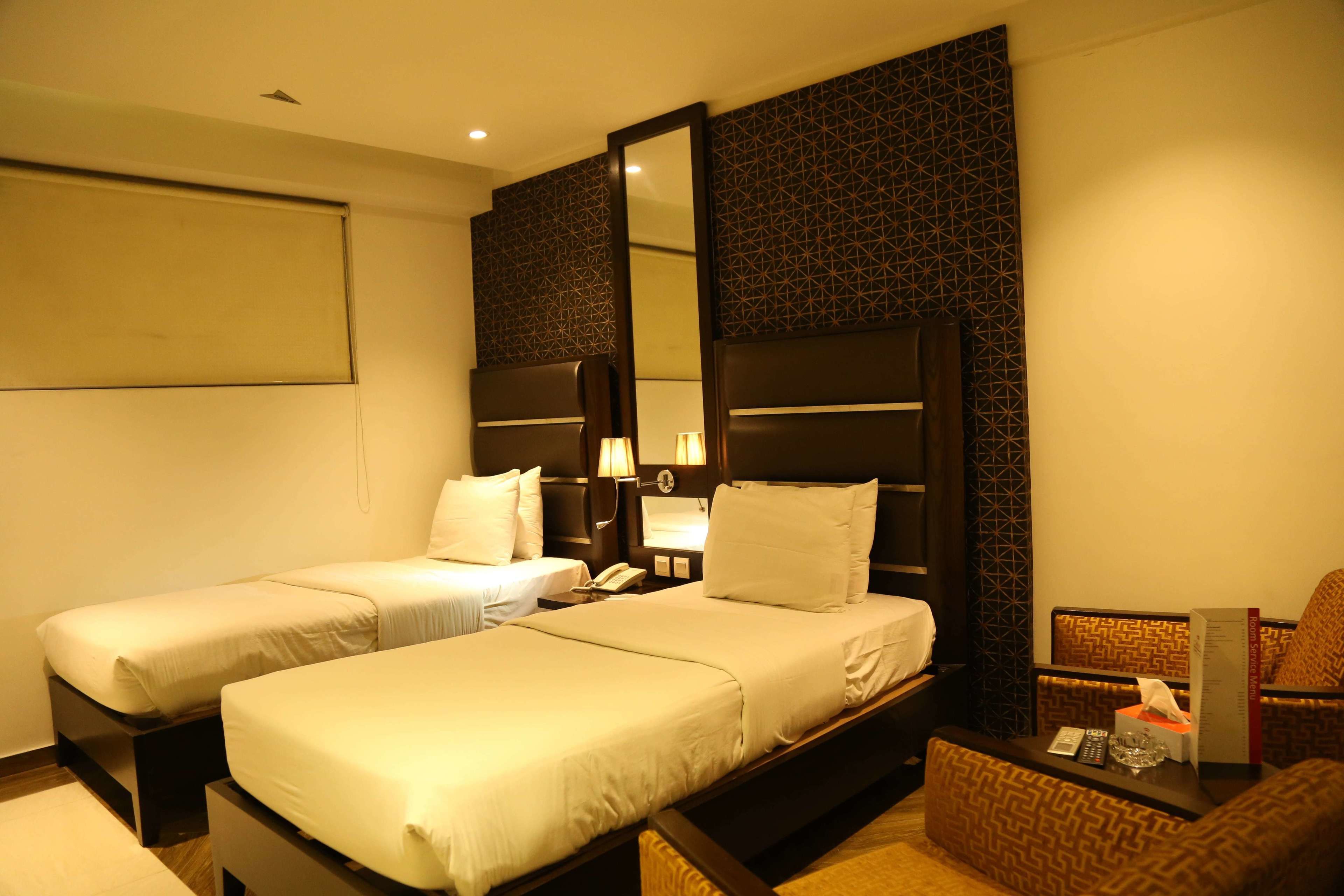 deluxe single room | 1 bedroom, in-room safe, soundproofing, iron/ironing board