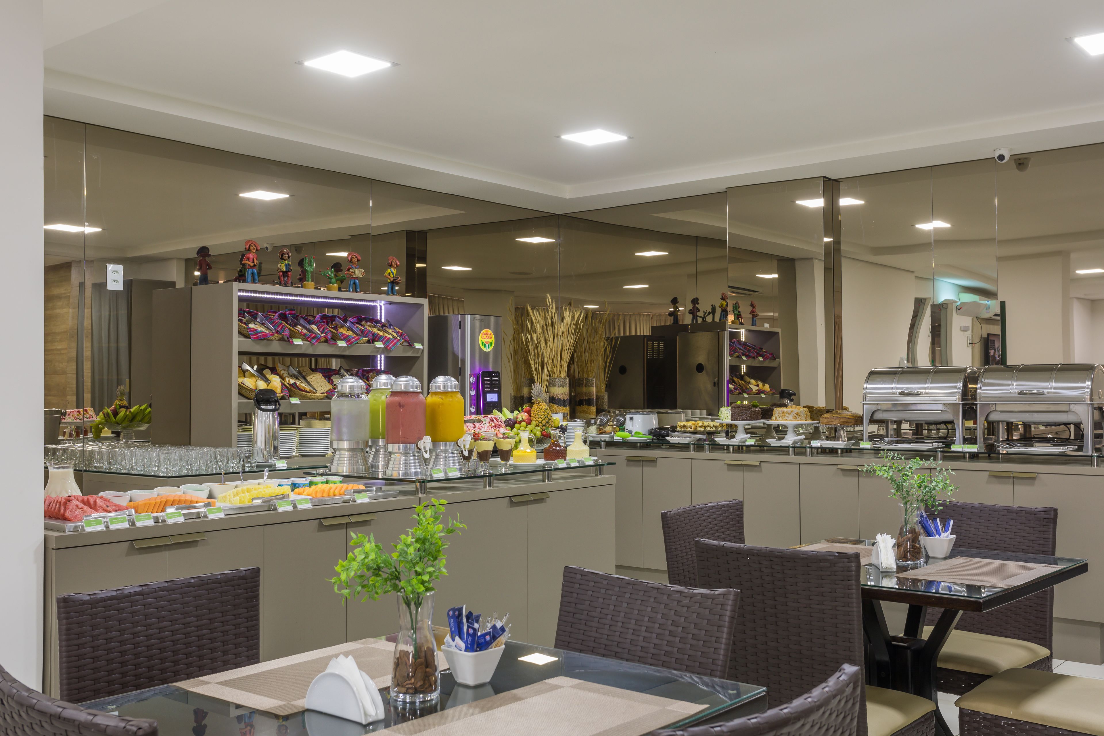 daily full breakfast (brl 45 per person)
