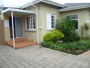 Fachada de la propiedad