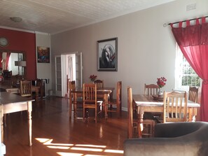 Desayuno completo todos los días (con cargo)