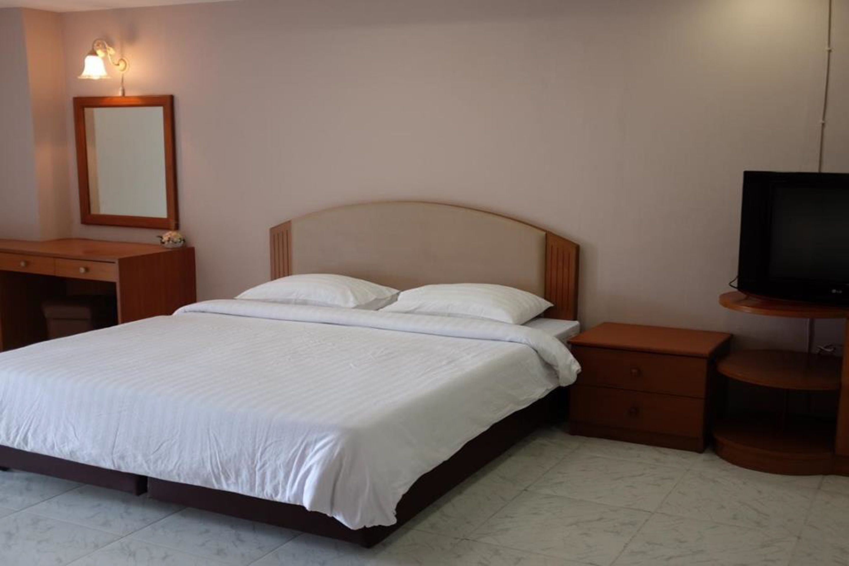 Quarto superior | Banheiro | Chuveiro, toalhas de banho, sabonete, shampoo