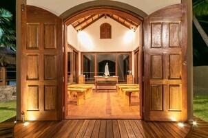 55-inch Smart TV with cable channels