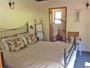 Room - Frog Mountain Getaway (Swellendam)