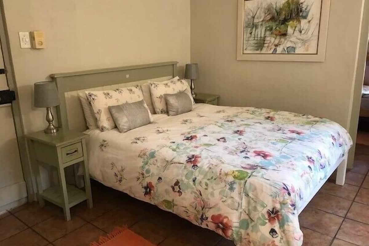 Family Chalet, 2 Bedrooms | Desk
