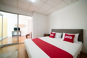 Suite | Meja kerja, Wi-Fi gratis, dan seprai linen