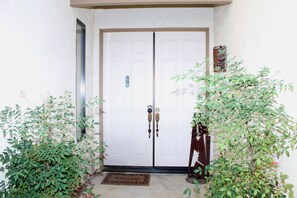 Entrée de l’hébergement