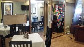 Petit déjeuner anglais servi tous les jours en supplément