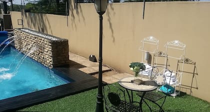 Mama's Lounge B&B