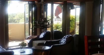 Mama's Lounge B&B