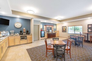 Free daily continental breakfast
