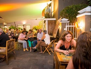 Restaurant - Bed & Bike Curacao Hostel (Willemstad)