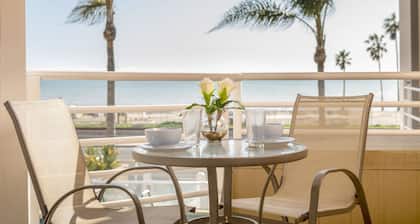 Beachfront Inn and Suites at Dana Point