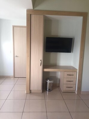 Standard Double Room, 2 Queen Beds | Room amenity