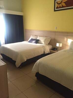 Premium bedding, pillowtop beds, minibar, in-room safe - Hostel paradise (Santa Marta)