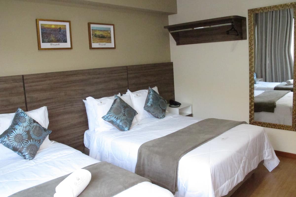 Habitación doble superior | Minibar, escritorio, cortinas opacas y wifi gratis