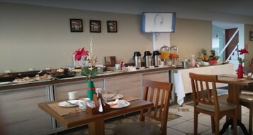 Desayuno buffet incluido todos los días 