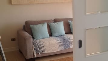 Appartement Ăconomique, 1 chambre, vue plage, vue mer | Coin sĂ©jour | TĂ©lĂ©vision Ă Ă©cran plat