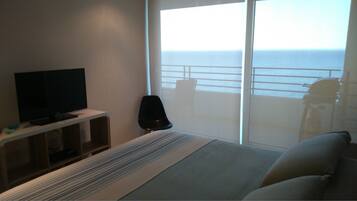Family Apartment, 3 Bedrooms, Sea View | Individually decorated, iron/ironing board, cribs/infant beds, free WiFi