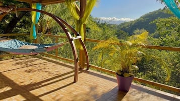 Luxury Room, 1 Katil Raja (King), Mountain View | Teres/patio