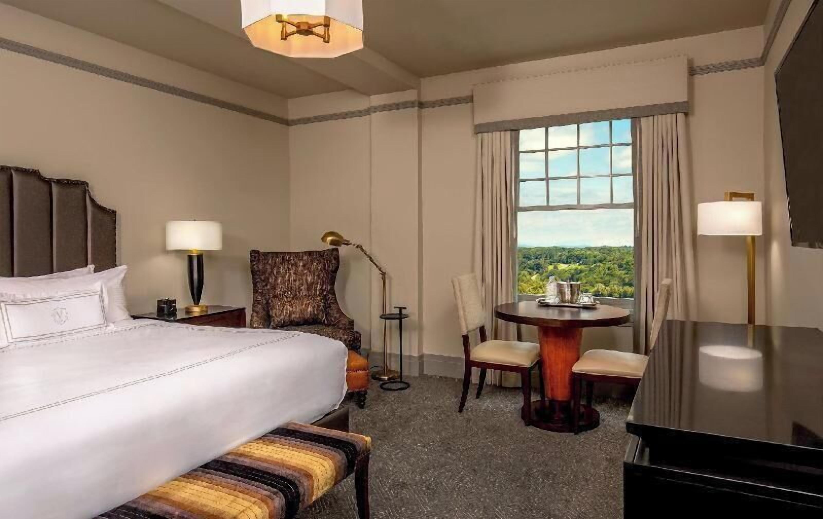Hypo-allergenic bedding, in-room safe, desk, blackout drapes