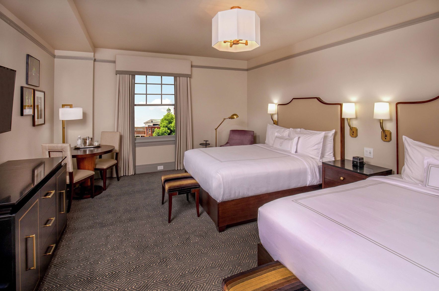 Hypo-allergenic bedding, in-room safe, desk, blackout drapes
