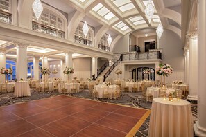 Ballroom - The Virginian Lynchburg Curio Collection (Lynchburg)