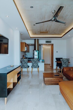 Grand Presidential Suite Hot Tub with Balcony Collection | Coin séjour