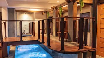 Sauna, hot tub, steam room, 1 treatment room, massages