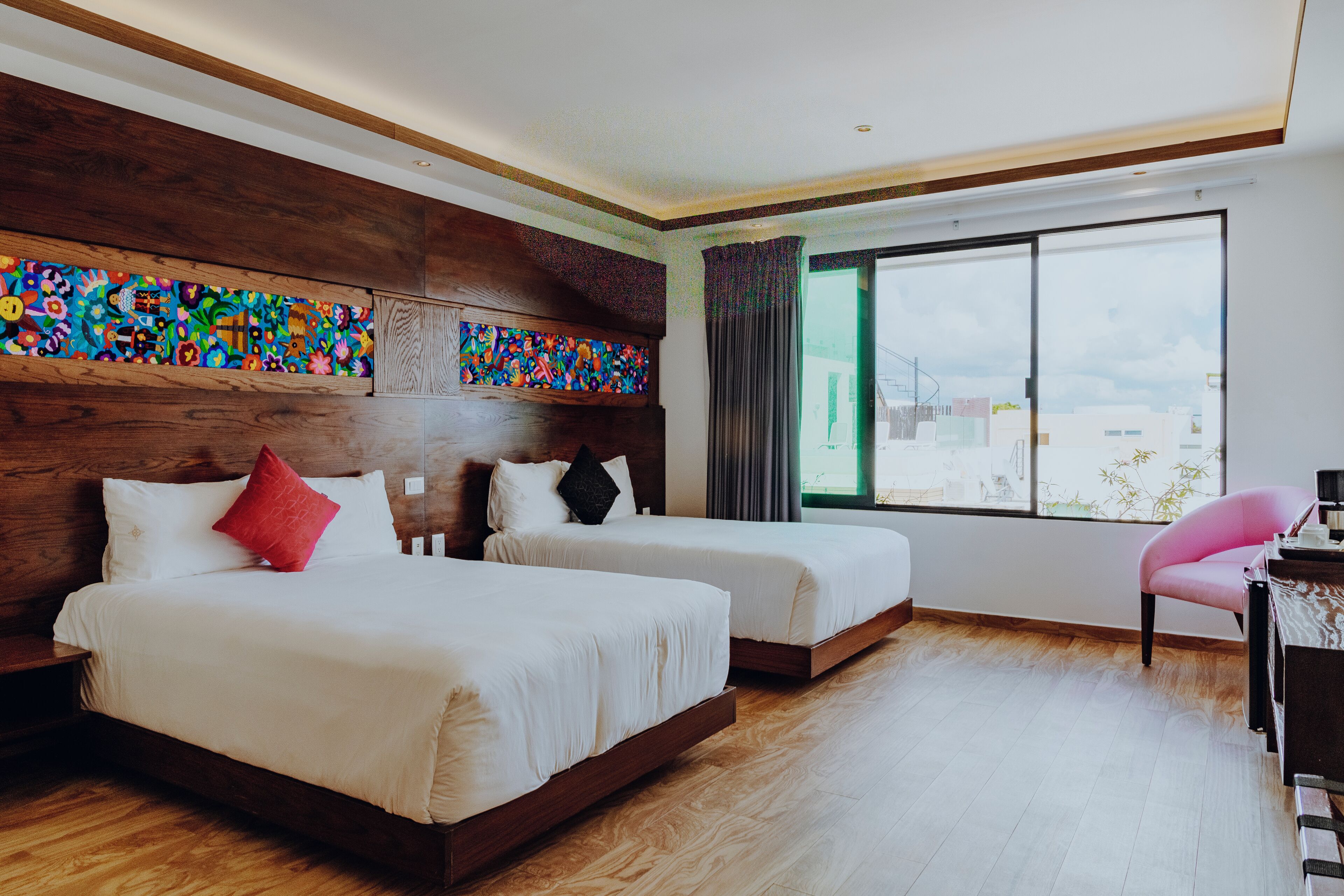 Superior Double Room | Premium-sengetøj, dundyner, Select Comfort-senge, pengeskab på værelset